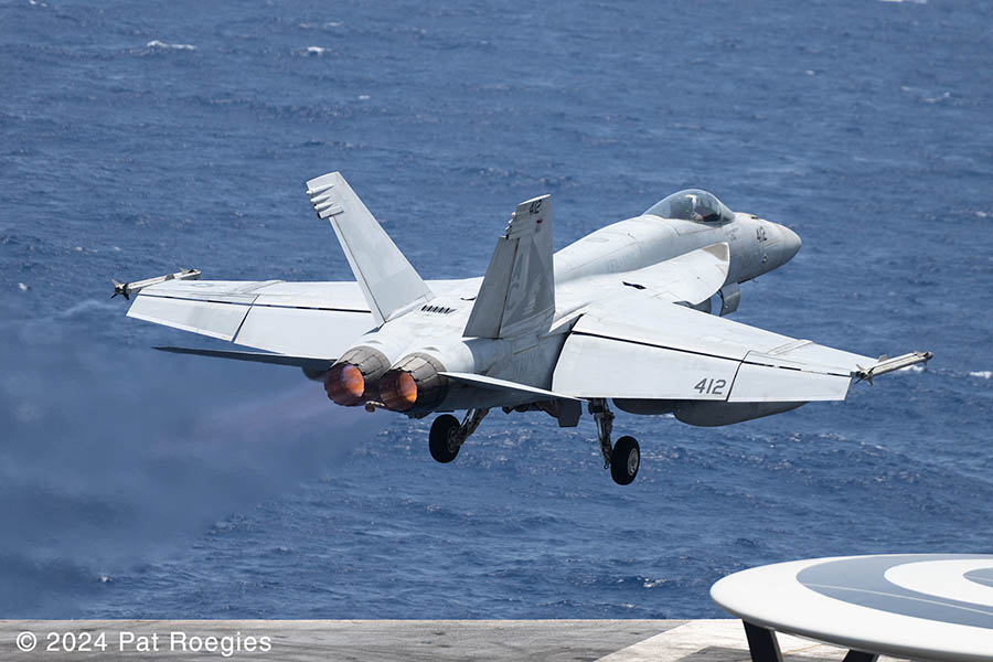 F/A-18E a/c-412 VFA-105